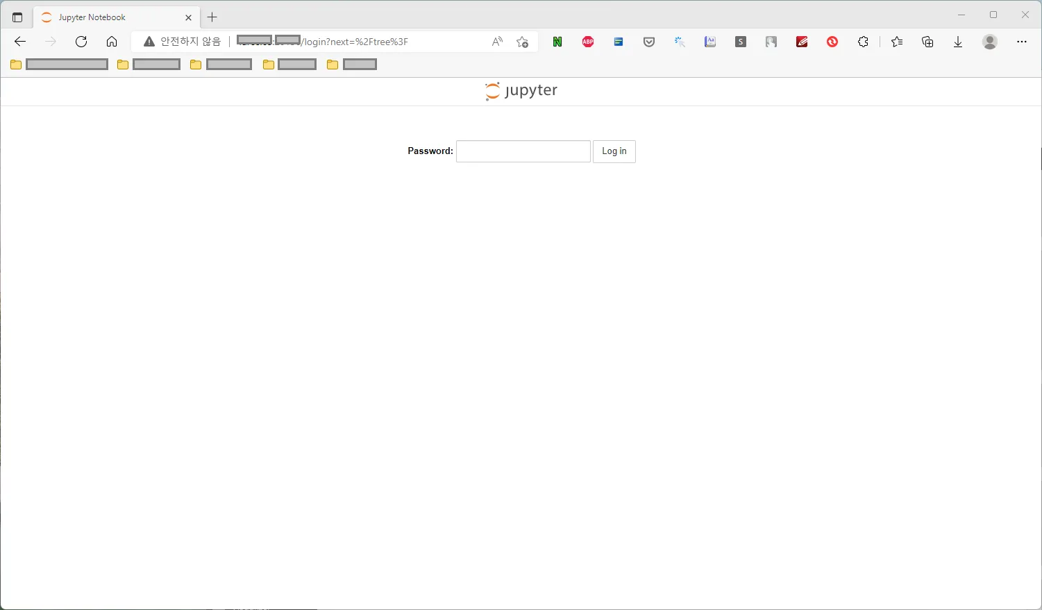 브라우저에서 Jupyter Notebook 로그인 화면 — Password 입력란과 Log in 버튼